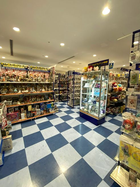 駿河屋 新宿 新宿のレトロゲーム店｢駿河屋マルイアネックス店｣規模、取り扱いハードは？