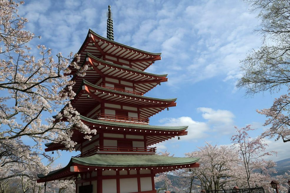 新倉山浅間公園忠霊塔 山梨 Matcha 日本旅游网络杂志