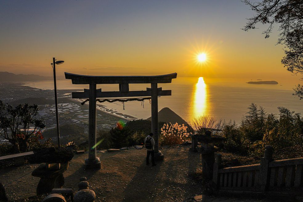 高屋神社天空の鳥居 香川 Matcha 日本旅游网络杂志