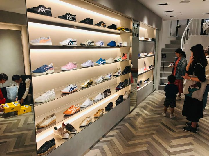 onitsuka tiger showroom